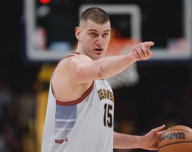 而他的偶像 而他的偶像