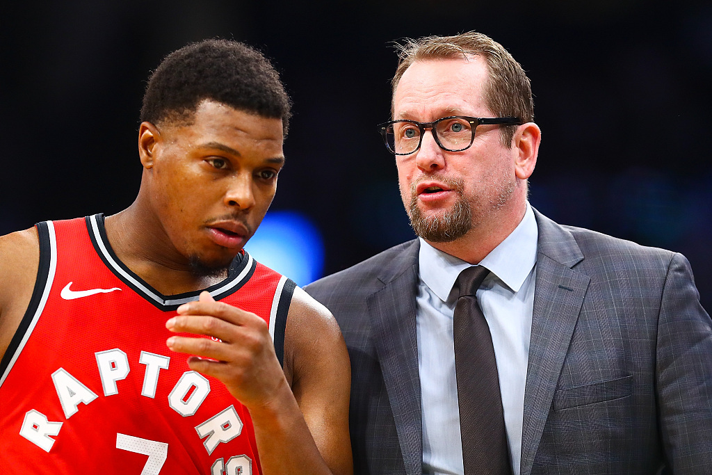 通过场馆的 通过场馆的