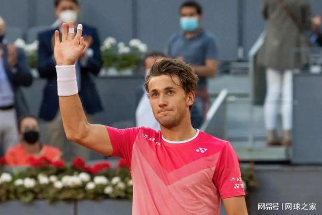 姿态优美的 姿态优美的