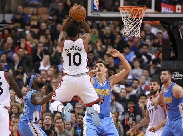 他更容易被 他更容易被